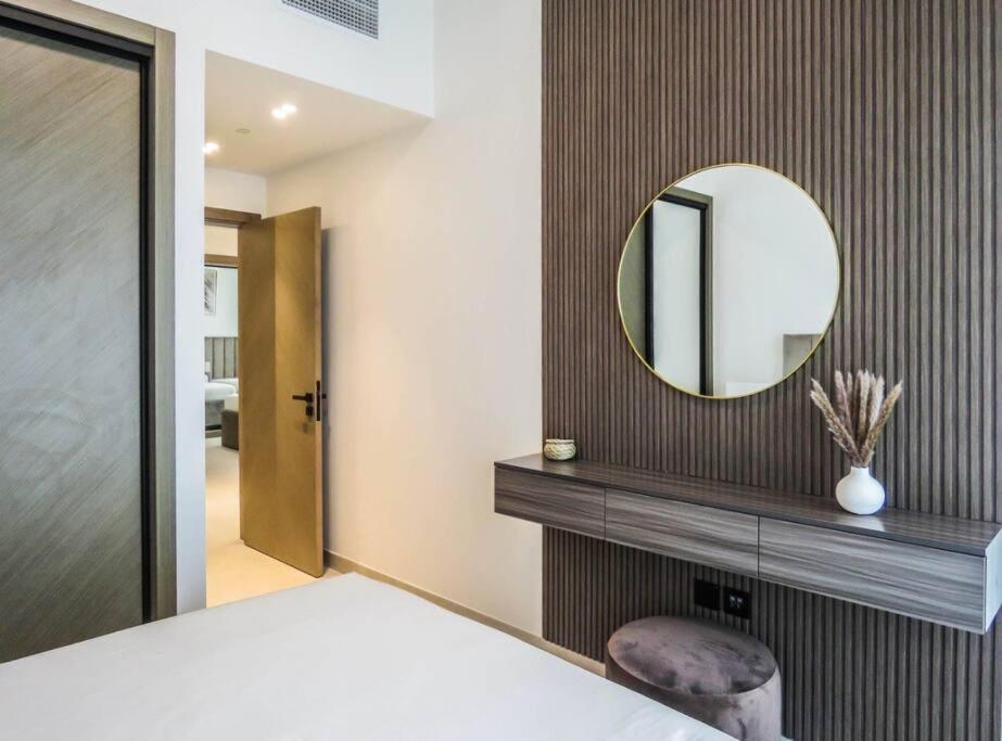Stylish 2 Bedroom In Binghatti, Business Bay Apartment