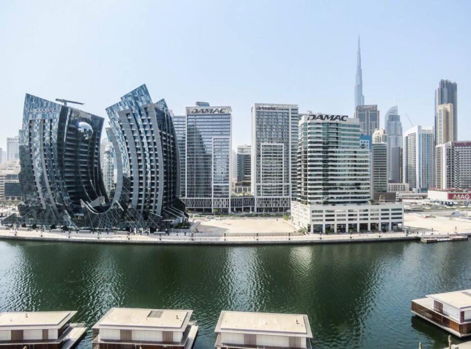 Stylish 2 Bedroom In Binghatti, Business Bay Apartment *